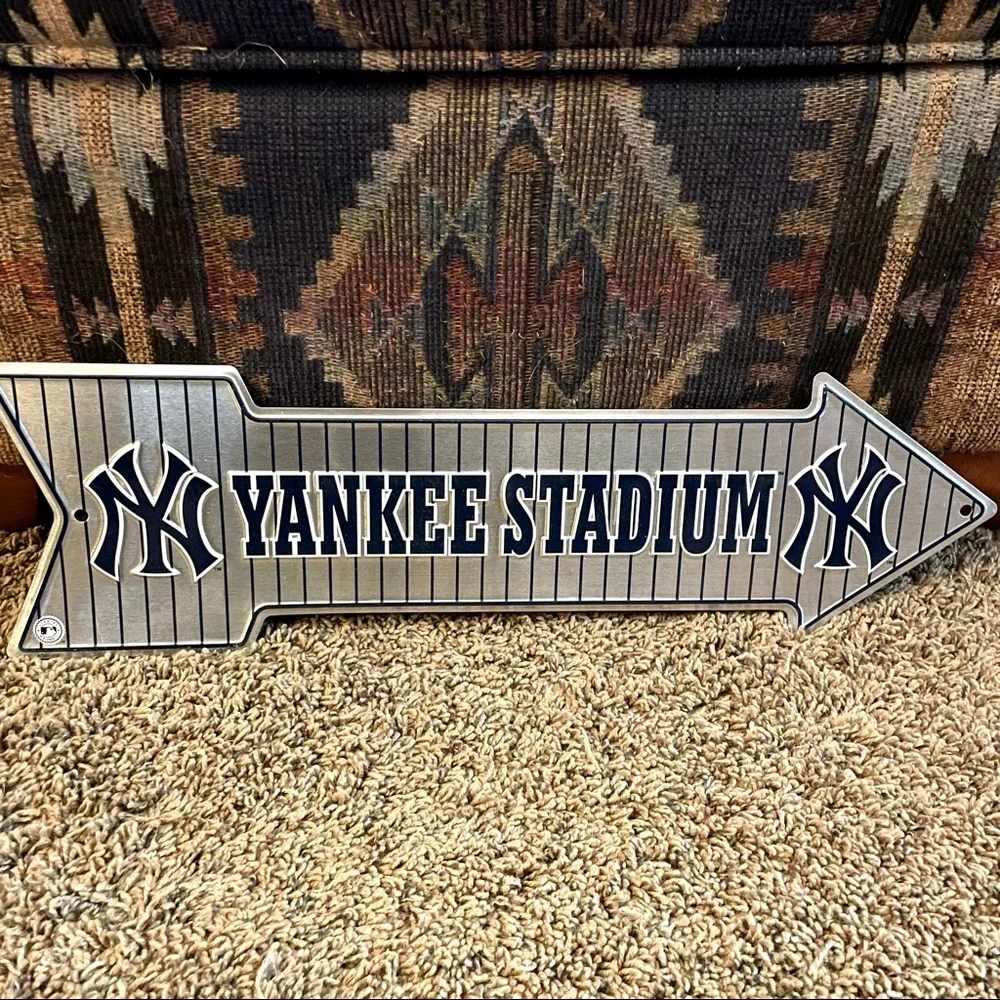 NEW Yankee Stadium Arrow Baseball Metal Sign